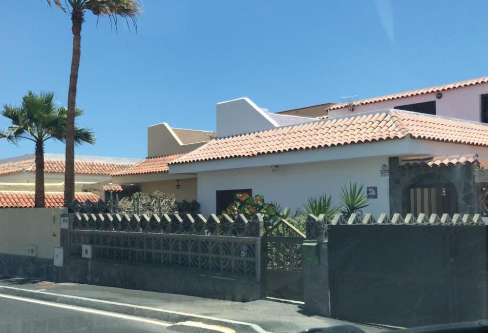 Los Cisnes Encantadora Casa Con Jardin Y Estudio Vista Al Mar El Médano Exterior foto